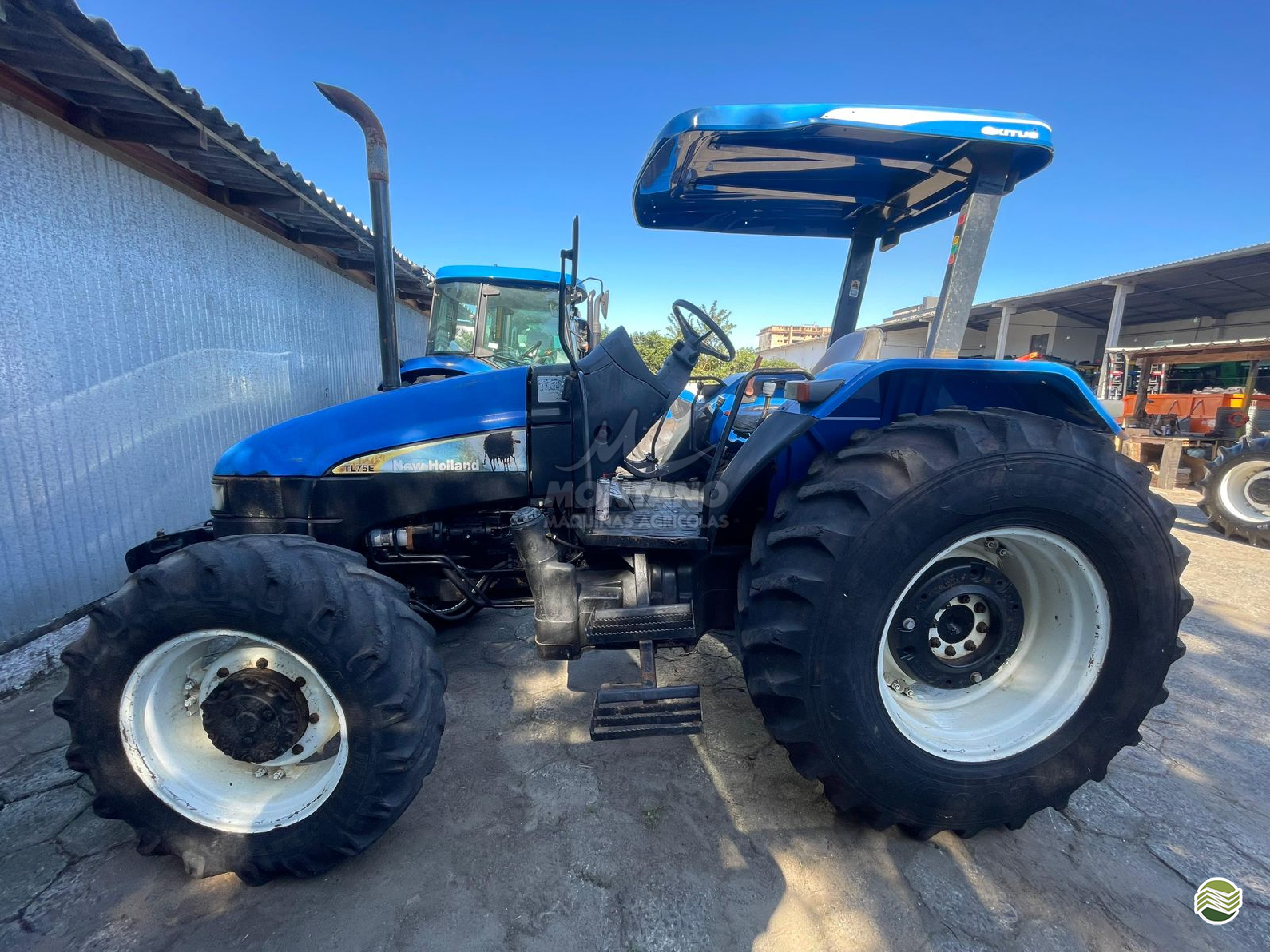 TRATOR NEW HOLLAND NEW TL 75 Tração 4x4 Montano Máquinas Agrícolas LAGOA VERMELHA RIO GRANDE DO SUL RS
